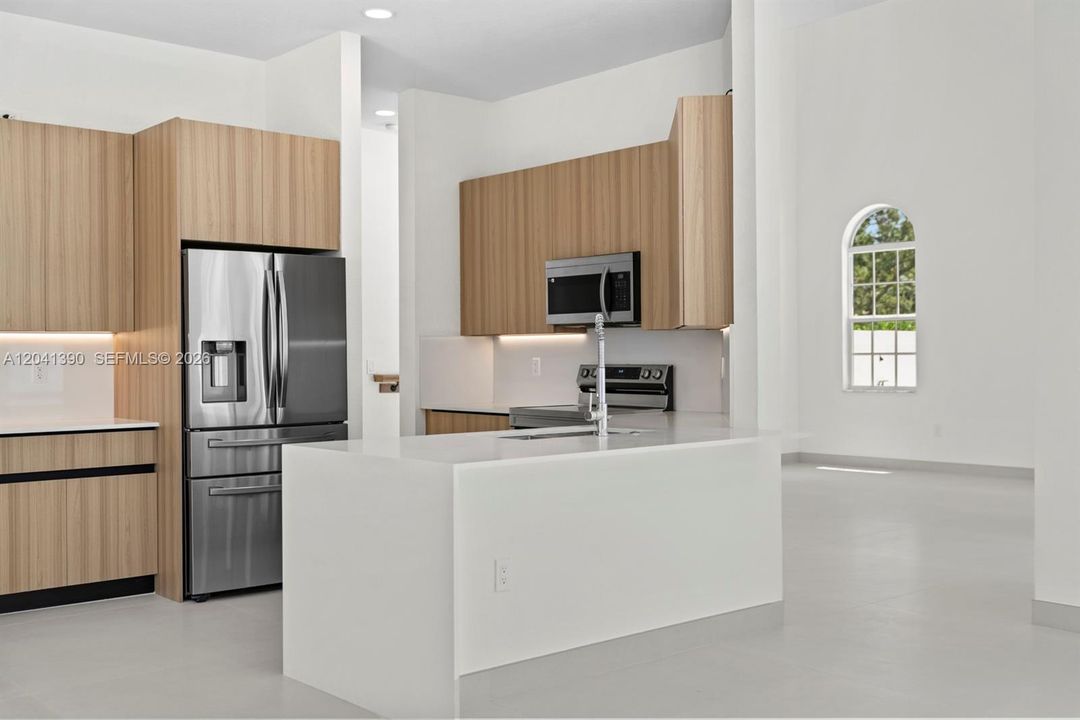 For Rent: $8,500 (3 beds, 2 baths, 2568 Square Feet)