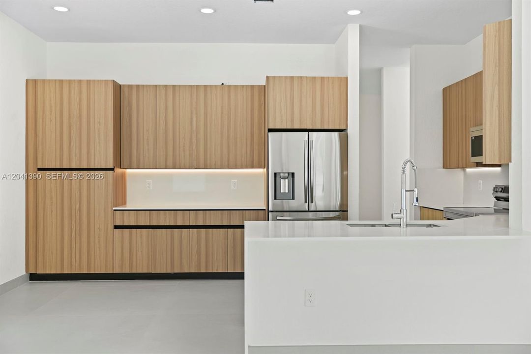 For Rent: $8,500 (3 beds, 2 baths, 2568 Square Feet)