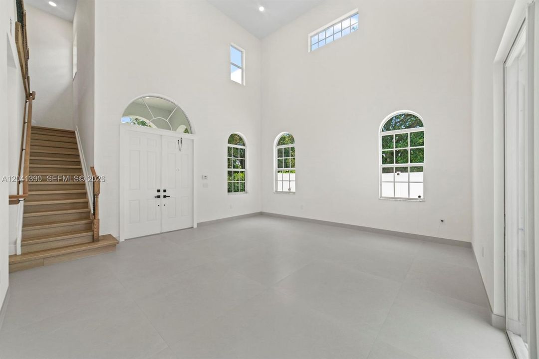 For Rent: $8,500 (3 beds, 2 baths, 2568 Square Feet)
