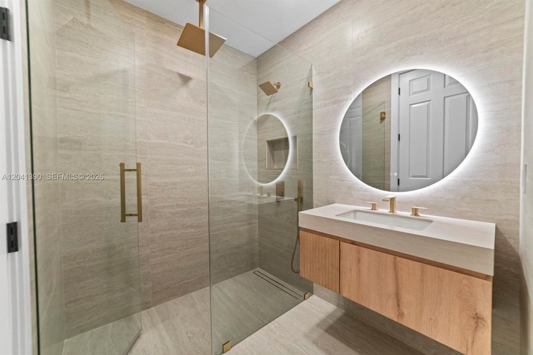 For Rent: $8,500 (3 beds, 2 baths, 2568 Square Feet)