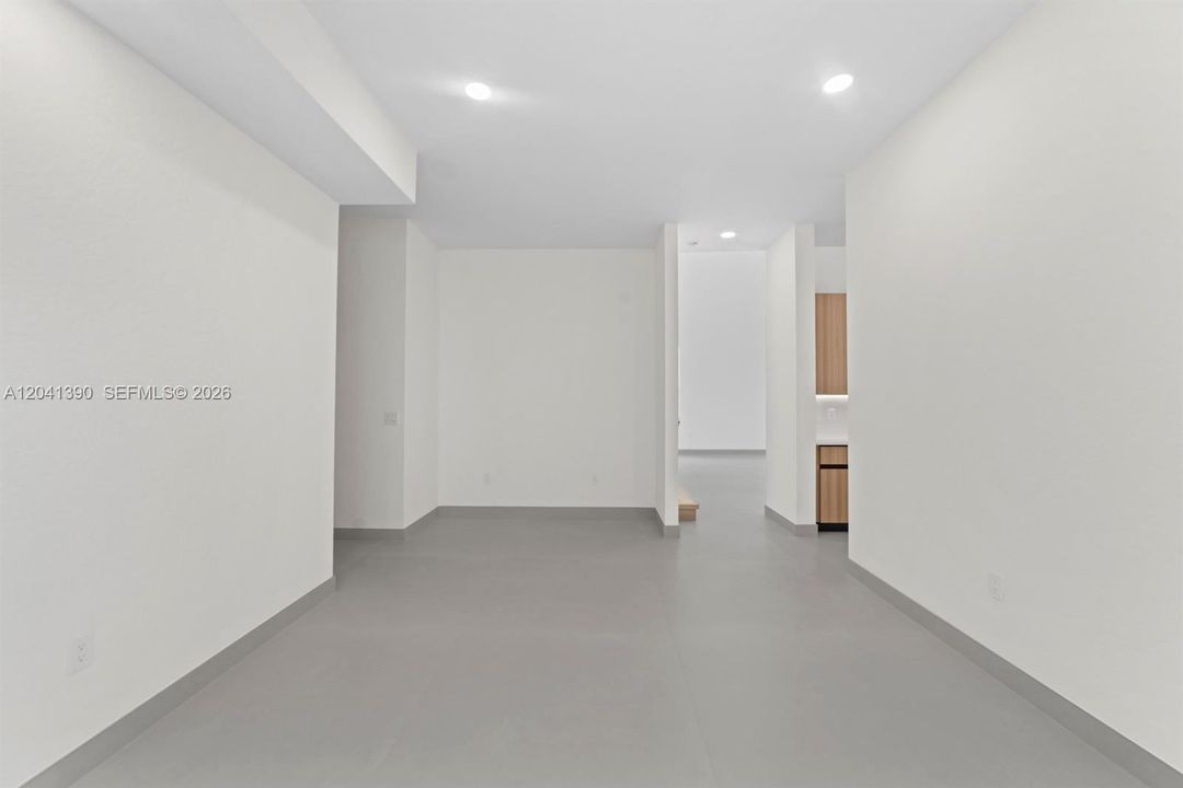 For Rent: $8,500 (3 beds, 2 baths, 2568 Square Feet)