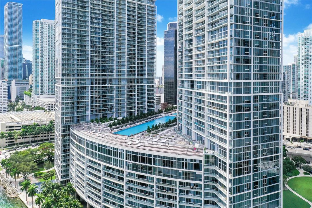 For Sale: $770,000 (2 beds, 2 baths, 1168 Square Feet)