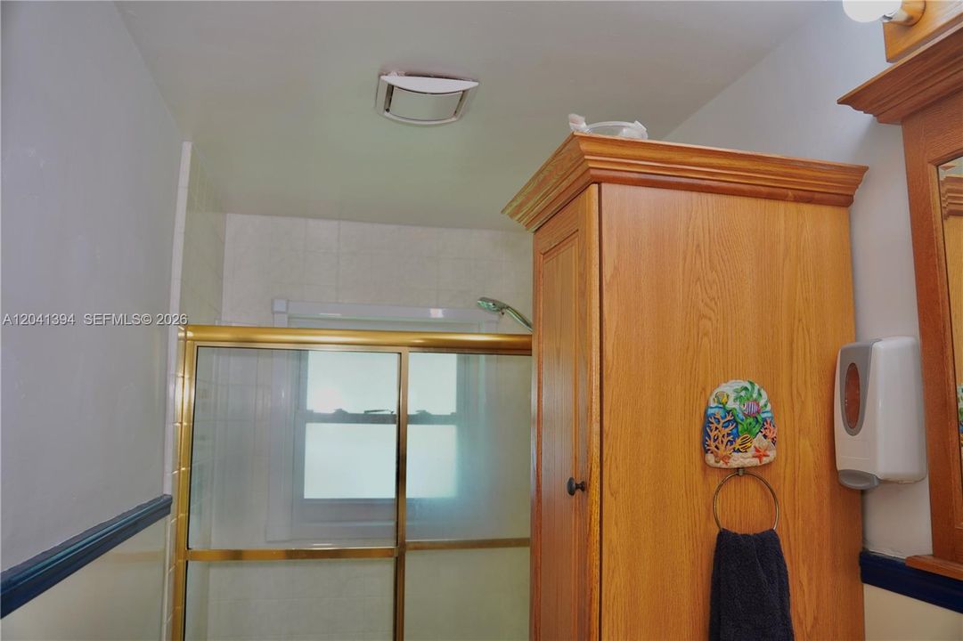 На продажу: $418,500 (2 спален, 1 ванн, 858 Квадратных фут)