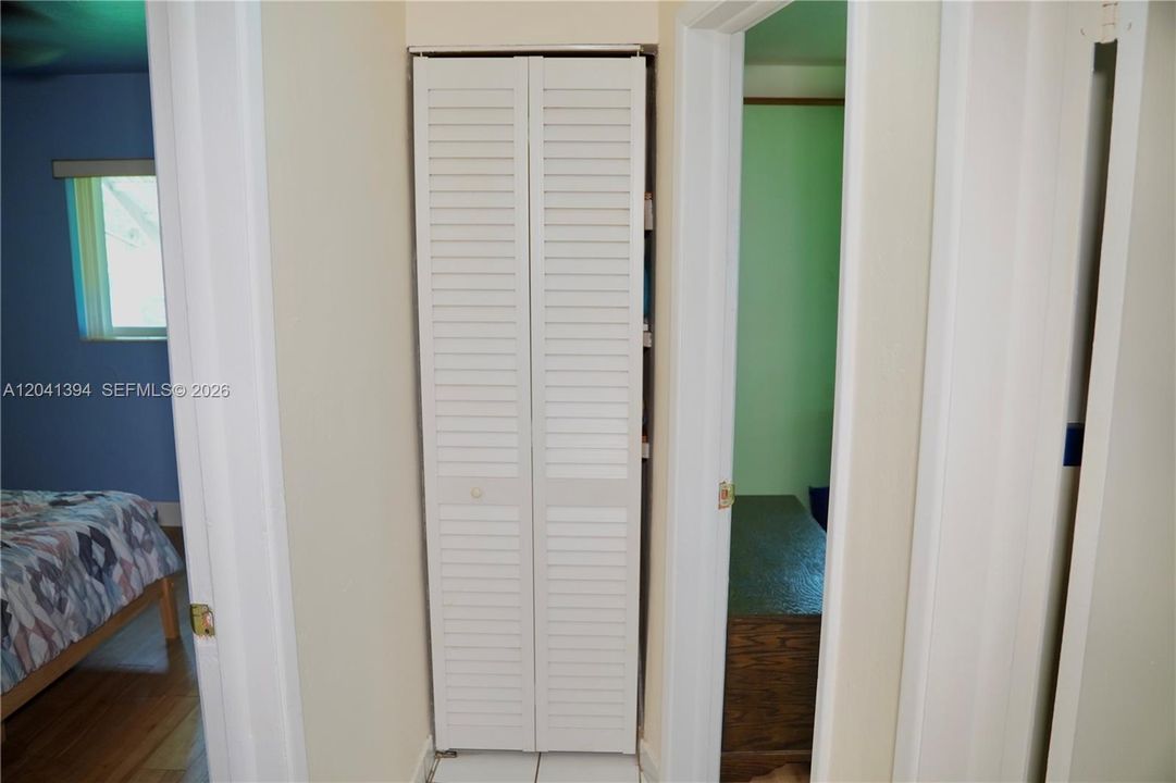 На продажу: $418,500 (2 спален, 1 ванн, 858 Квадратных фут)