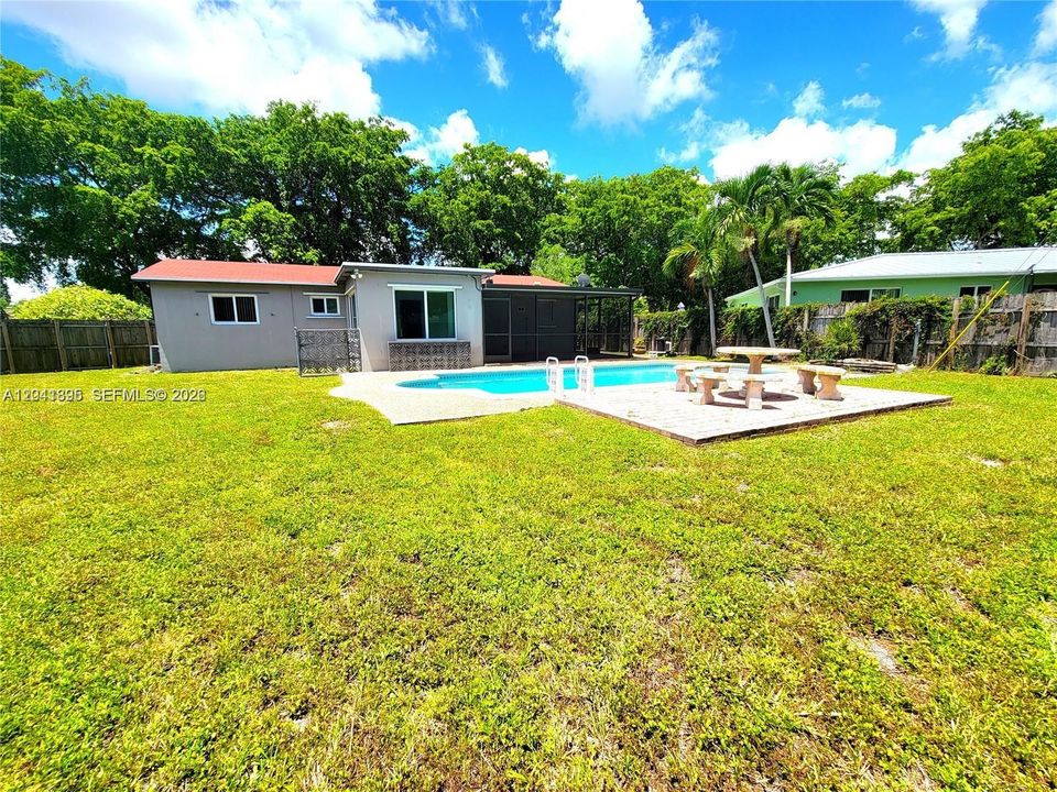 For Rent: $4,000 (3 beds, 2 baths, 1630 Square Feet)