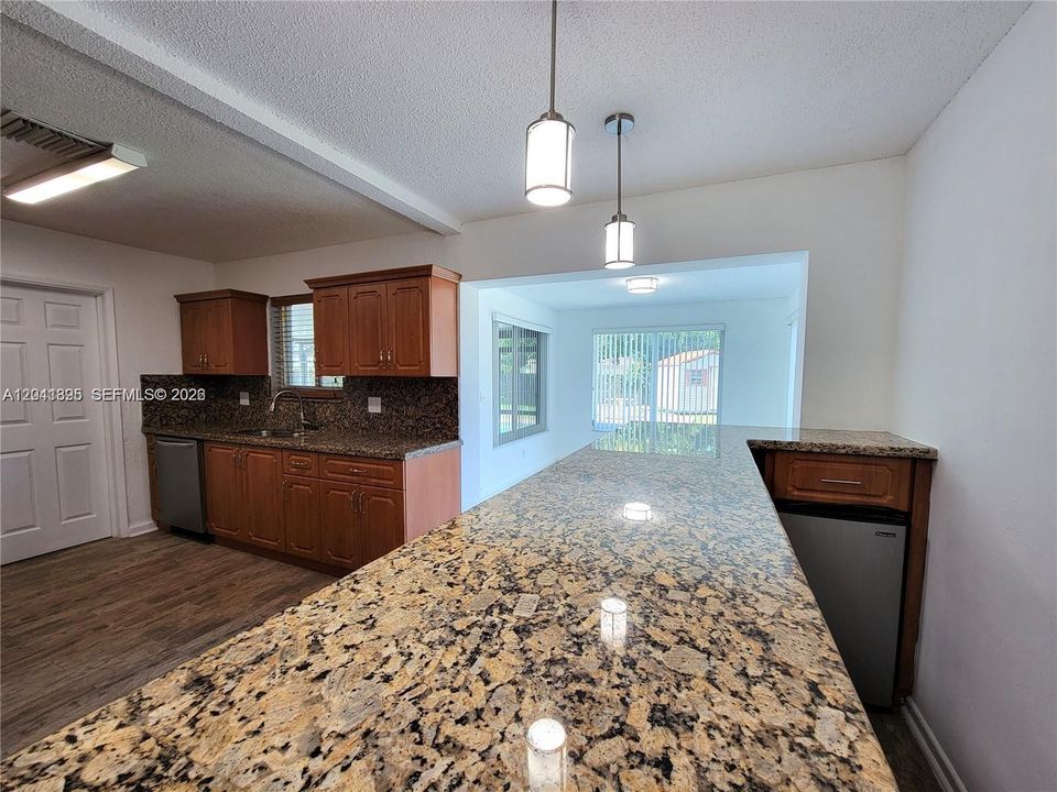For Rent: $4,000 (3 beds, 2 baths, 1630 Square Feet)