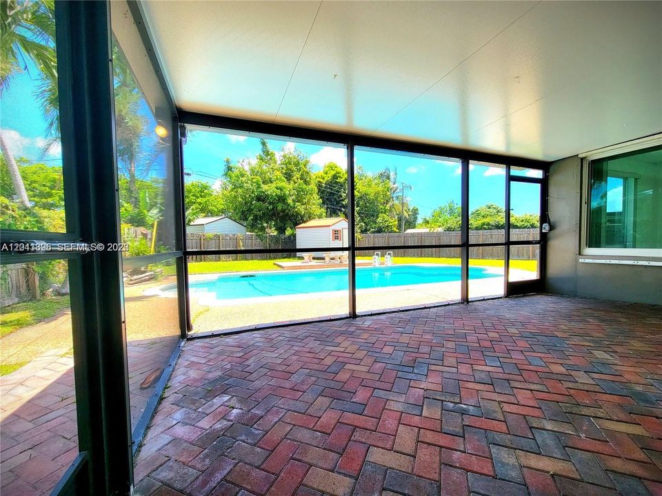 For Rent: $4,000 (3 beds, 2 baths, 1630 Square Feet)