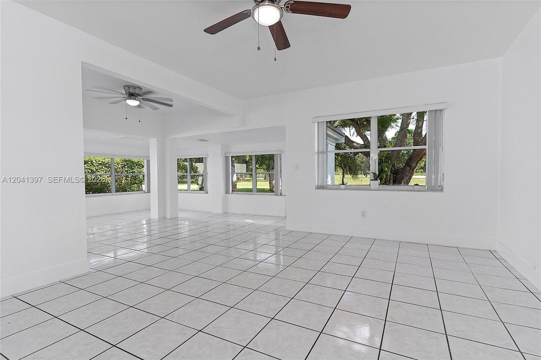 For Rent: $3,400 (3 beds, 1 baths, 1360 Square Feet)