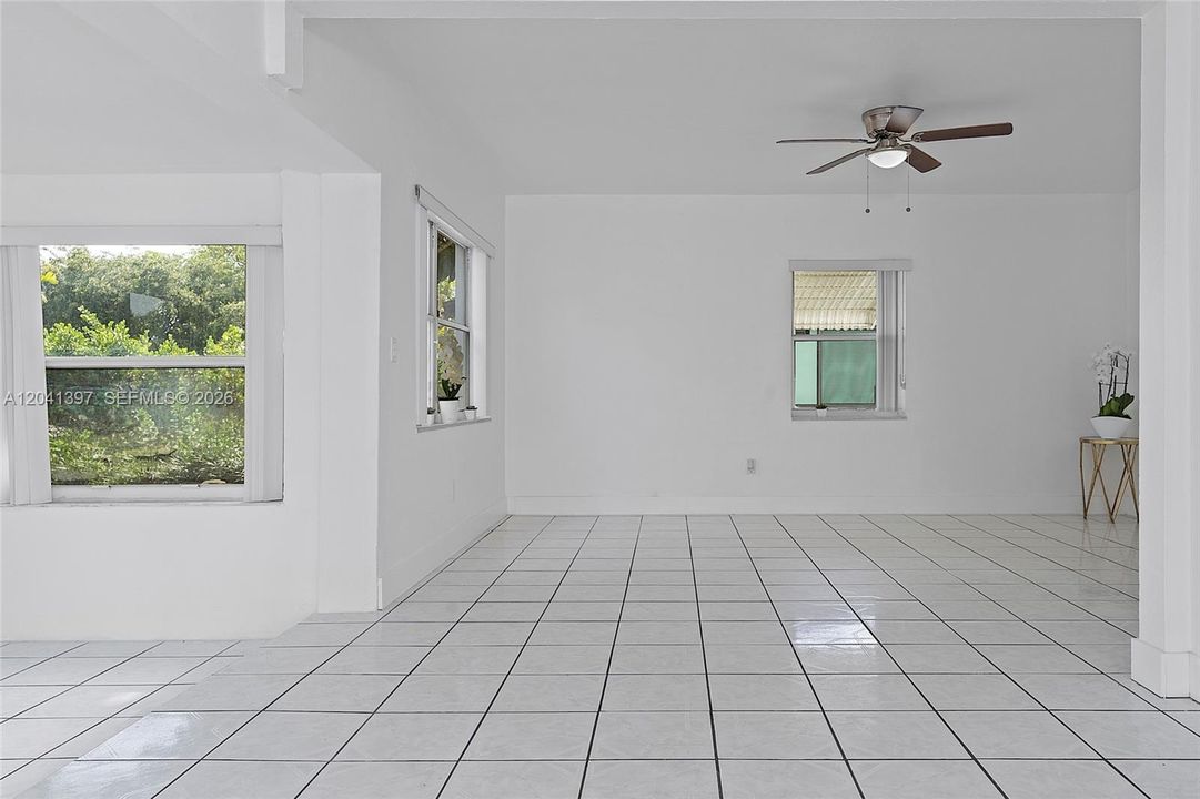 For Rent: $3,400 (3 beds, 1 baths, 1360 Square Feet)