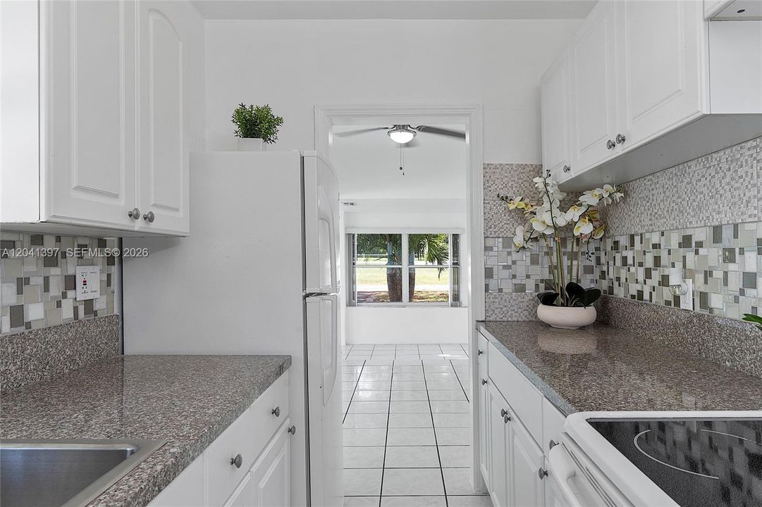 For Rent: $3,400 (3 beds, 1 baths, 1360 Square Feet)
