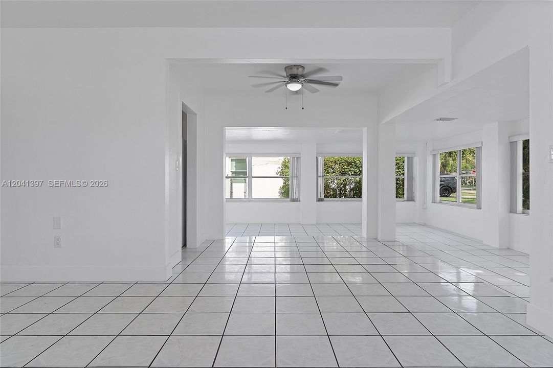 For Rent: $3,400 (3 beds, 1 baths, 1360 Square Feet)
