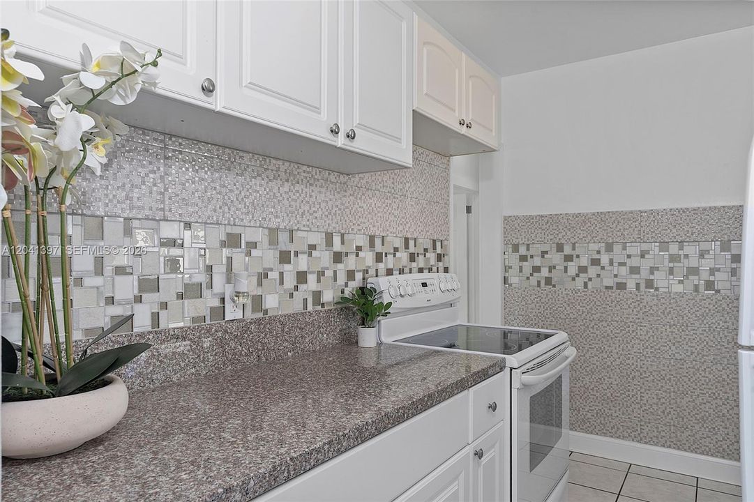 For Rent: $3,400 (3 beds, 1 baths, 1360 Square Feet)