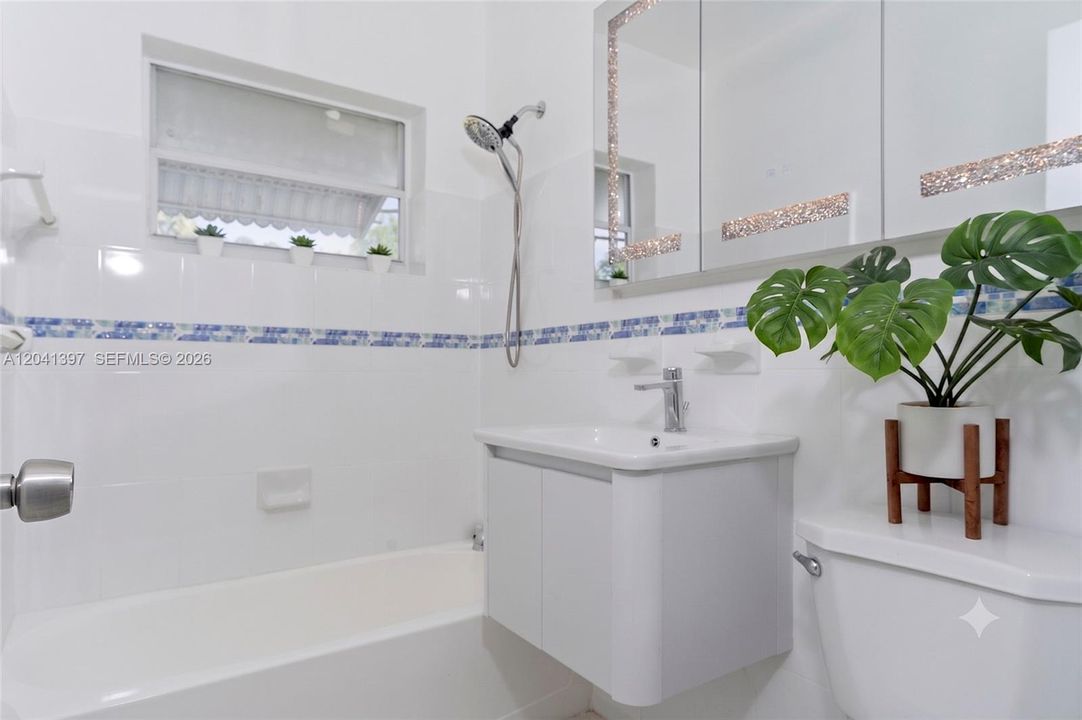 For Rent: $3,400 (3 beds, 1 baths, 1360 Square Feet)