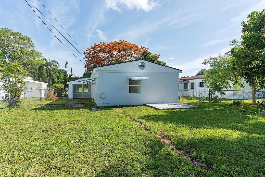 For Rent: $3,400 (3 beds, 1 baths, 1360 Square Feet)