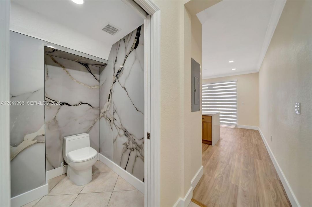 For Rent: $2,300 (2 beds, 2 baths, 1298 Square Feet)