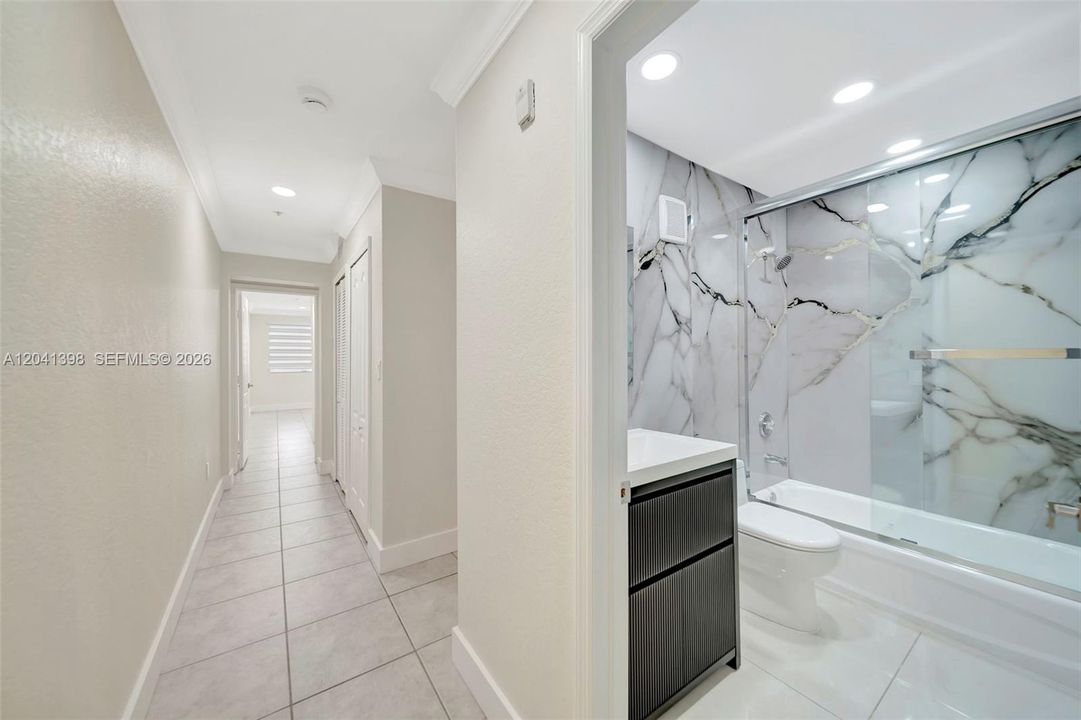 For Rent: $2,300 (2 beds, 2 baths, 1298 Square Feet)