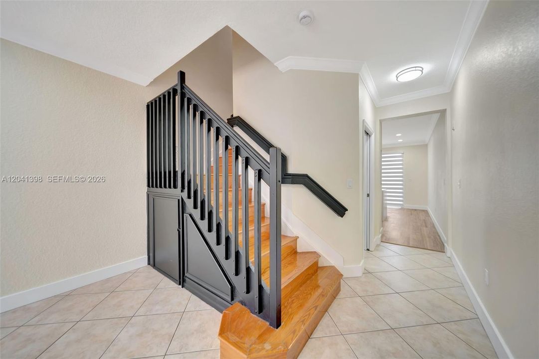 For Rent: $2,300 (2 beds, 2 baths, 1298 Square Feet)