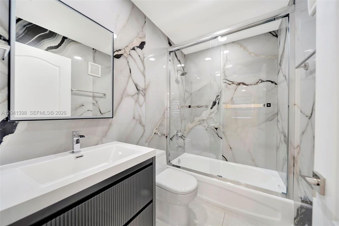 For Rent: $2,300 (2 beds, 2 baths, 1298 Square Feet)