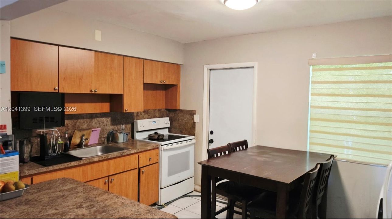 For Sale: $990,000 (4 beds, 2 baths, 1708 Square Feet)