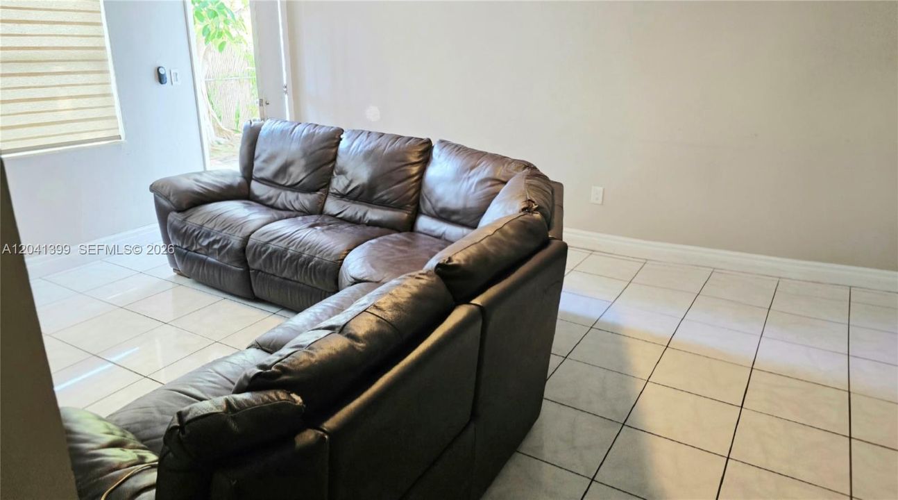 For Sale: $990,000 (4 beds, 2 baths, 1708 Square Feet)