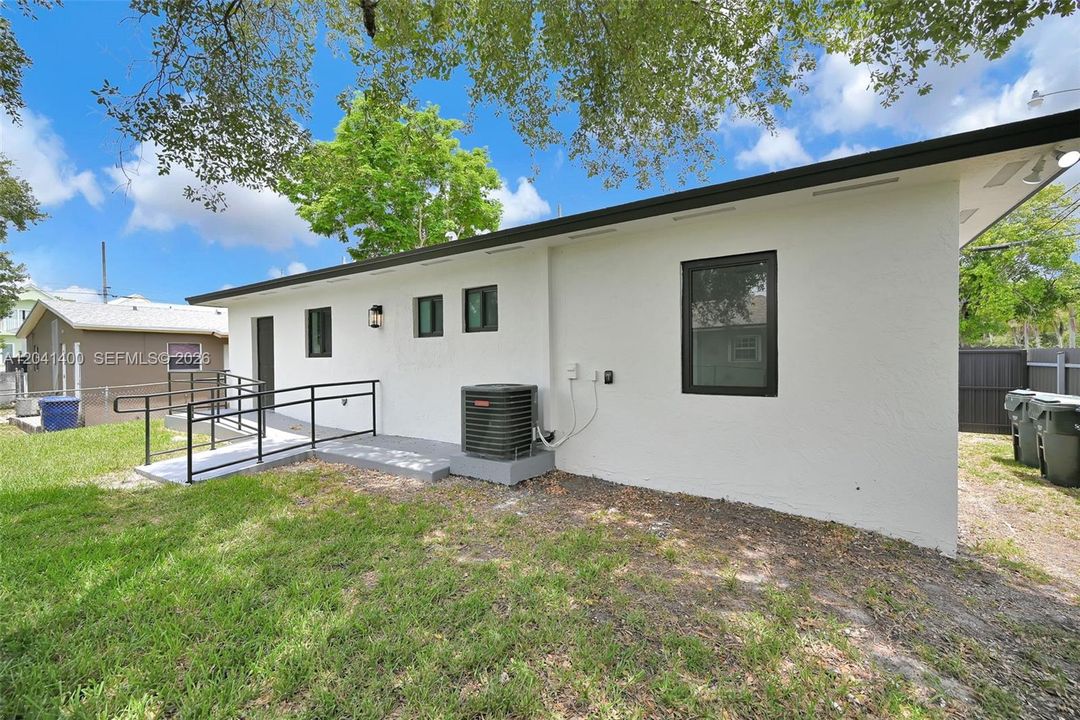 En Venta: $745,000 (3 camas, 2 baños, 1118 Pies cuadrados)