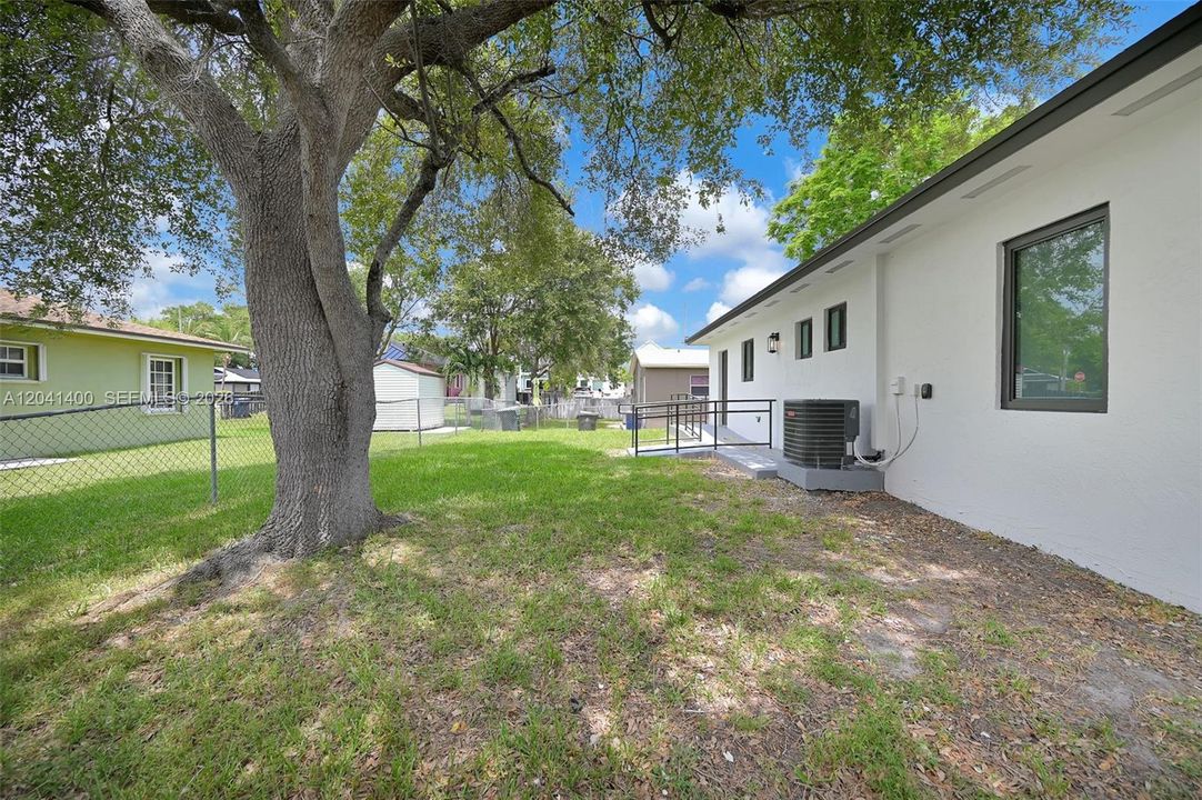 En Venta: $745,000 (3 camas, 2 baños, 1118 Pies cuadrados)