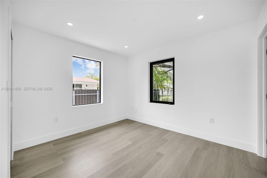 En Venta: $745,000 (3 camas, 2 baños, 1118 Pies cuadrados)
