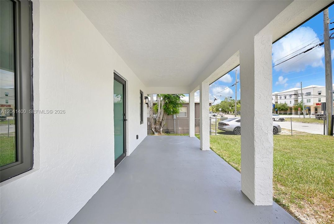 En Venta: $745,000 (3 camas, 2 baños, 1118 Pies cuadrados)