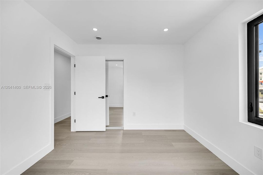 En Venta: $745,000 (3 camas, 2 baños, 1118 Pies cuadrados)