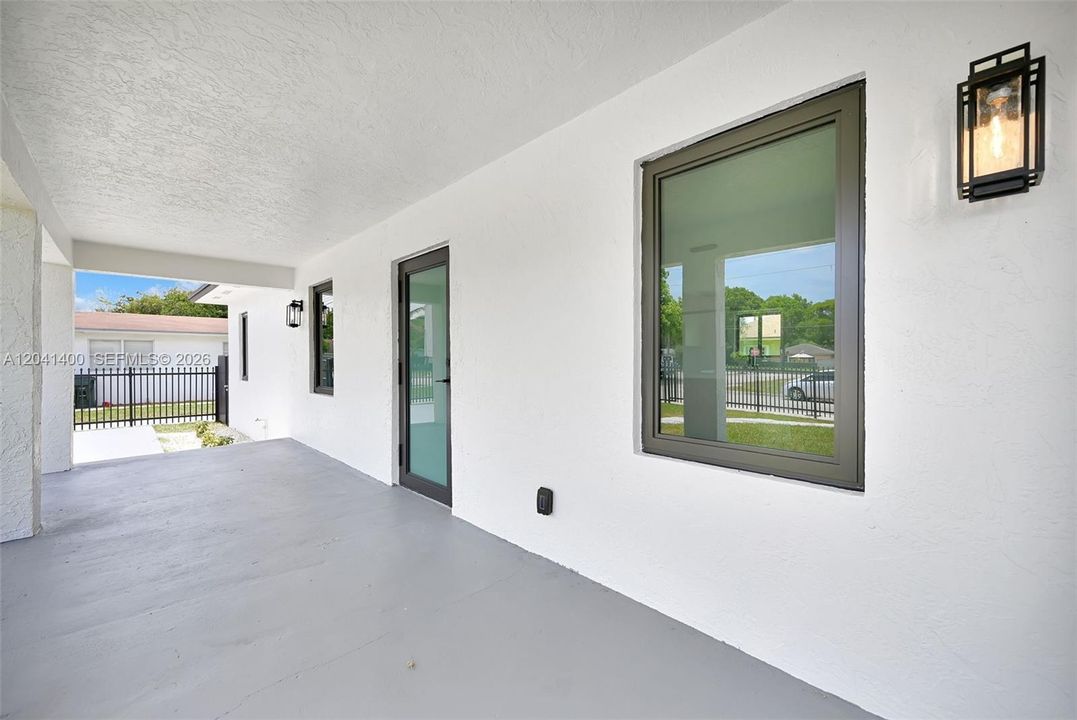 En Venta: $745,000 (3 camas, 2 baños, 1118 Pies cuadrados)