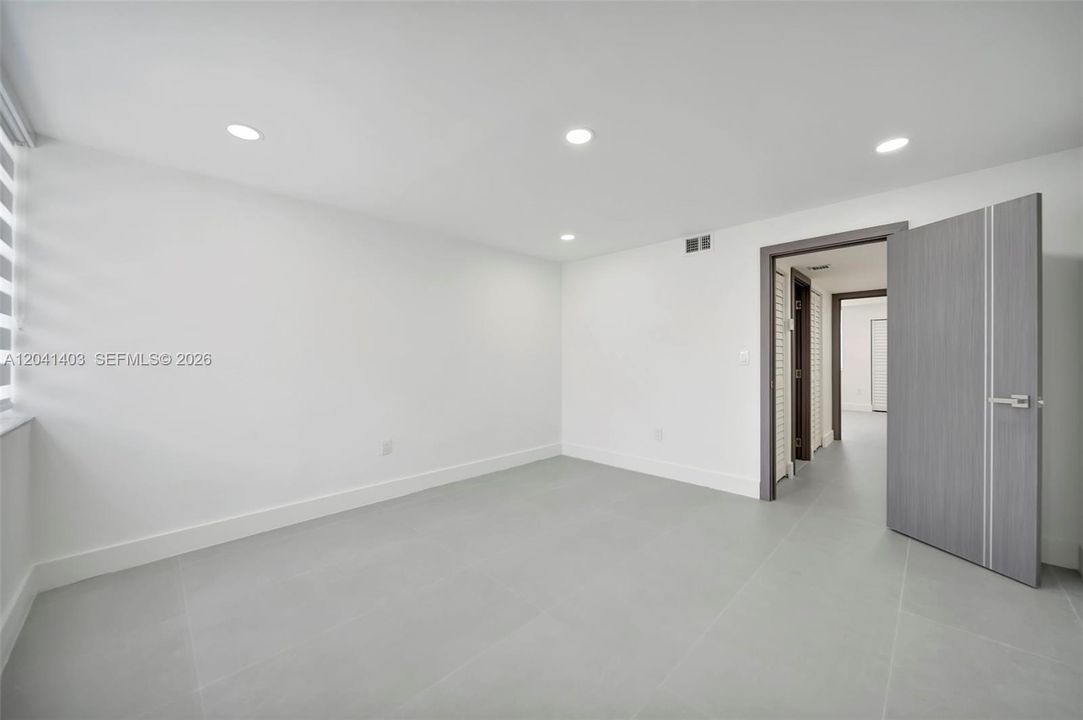 For Rent: $2,600 (2 beds, 1 baths, 1208 Square Feet)