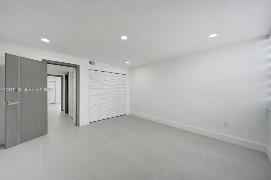 For Rent: $2,600 (2 beds, 1 baths, 1208 Square Feet)