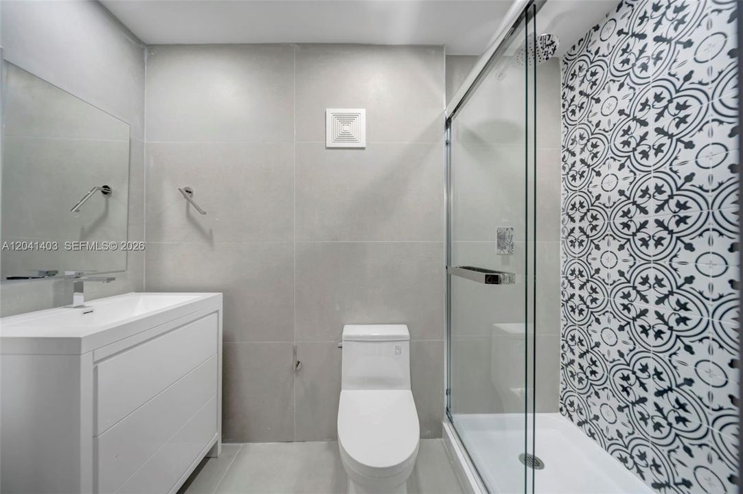 For Rent: $2,600 (2 beds, 1 baths, 1208 Square Feet)