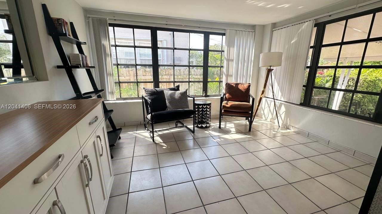 For Rent: $3,950 (3 beds, 2 baths, 1250 Square Feet)