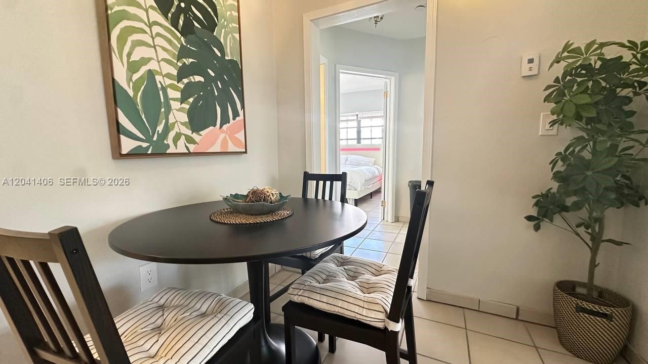 For Rent: $3,950 (3 beds, 2 baths, 1250 Square Feet)