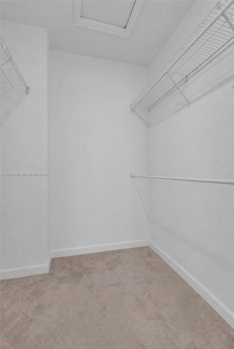 En Venta: $435,000 (3 camas, 3 baños, 1328 Pies cuadrados)
