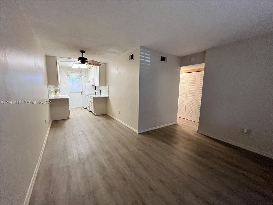 For Sale: $85,000 (1 beds, 1 baths, 540 Square Feet)