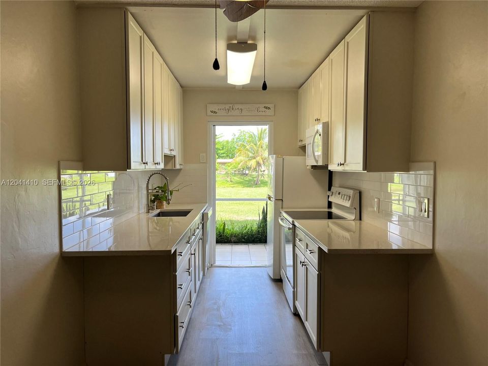 For Sale: $85,000 (1 beds, 1 baths, 540 Square Feet)
