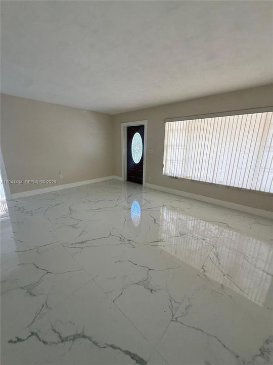 For Rent: $2,900 (3 beds, 2 baths, 2478 Square Feet)