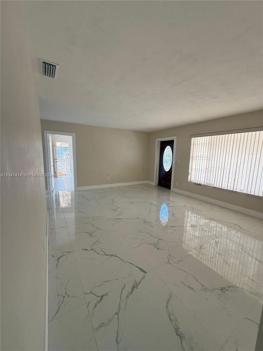 For Rent: $2,900 (3 beds, 2 baths, 2478 Square Feet)