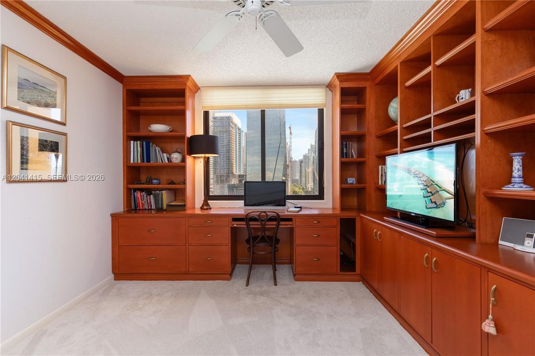 На продажу: $1,350,000 (2 спален, 2 ванн, 2005 Квадратных фут)