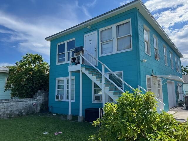 704 exterior