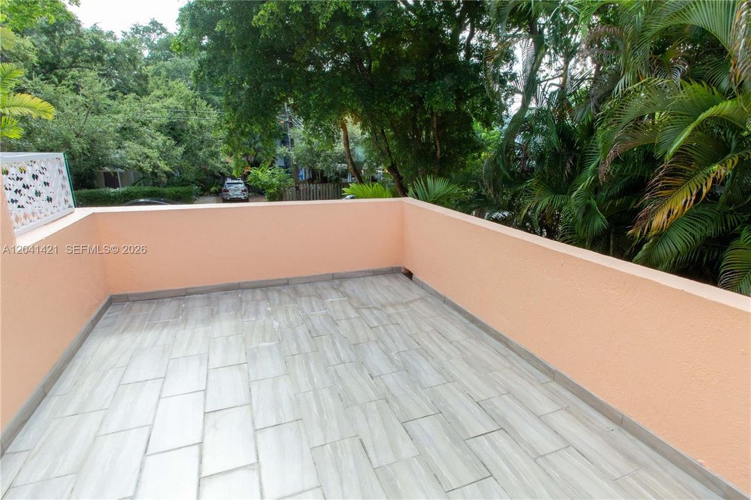 En Renta: $5,900 (3 camas, 2 baños, 2040 Pies cuadrados)