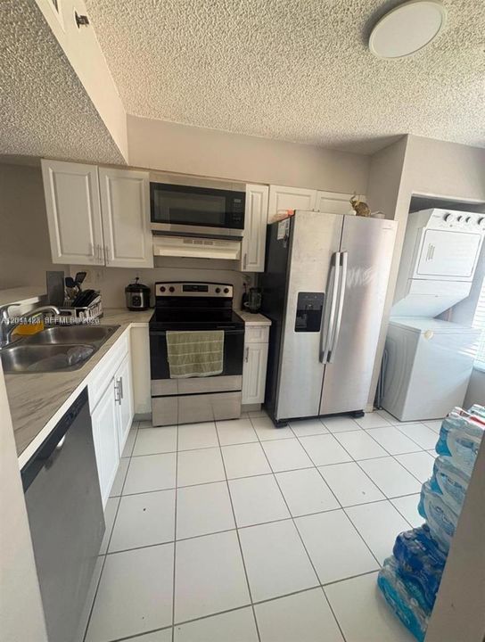 For Rent: $2,450 (2 beds, 2 baths, 1188 Square Feet)