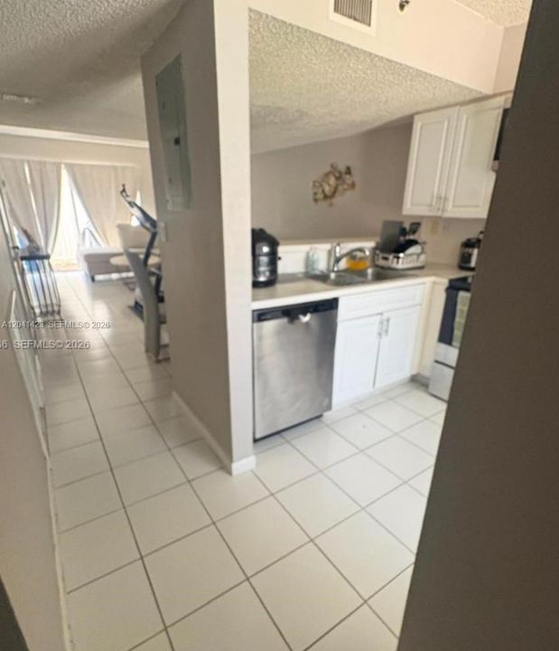 For Rent: $2,450 (2 beds, 2 baths, 1188 Square Feet)