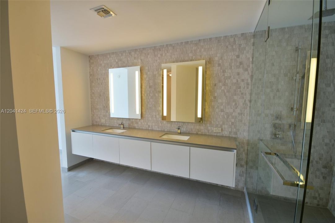 For Rent: $6,300 (2 beds, 2 baths, 1249 Square Feet)