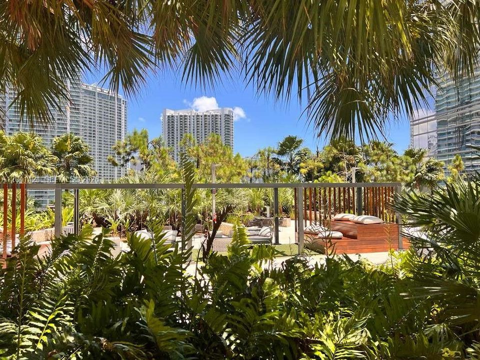 For Rent: $6,300 (2 beds, 2 baths, 1249 Square Feet)