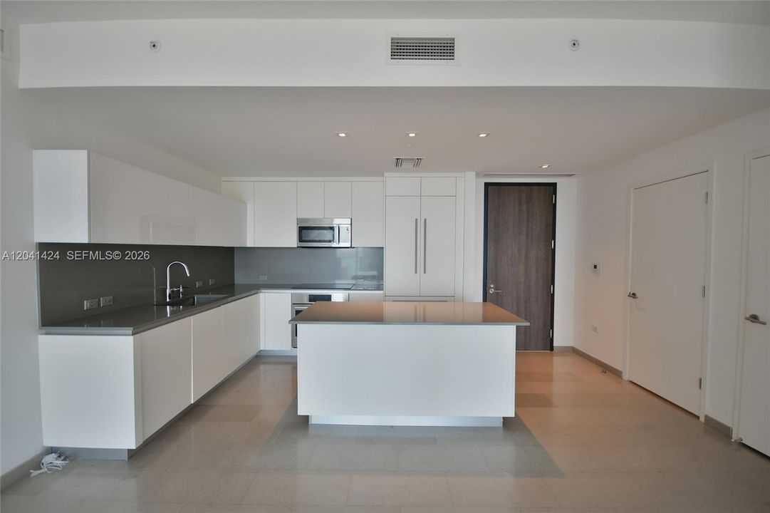 For Rent: $6,300 (2 beds, 2 baths, 1249 Square Feet)