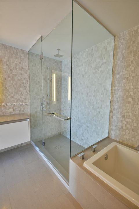 For Rent: $6,300 (2 beds, 2 baths, 1249 Square Feet)