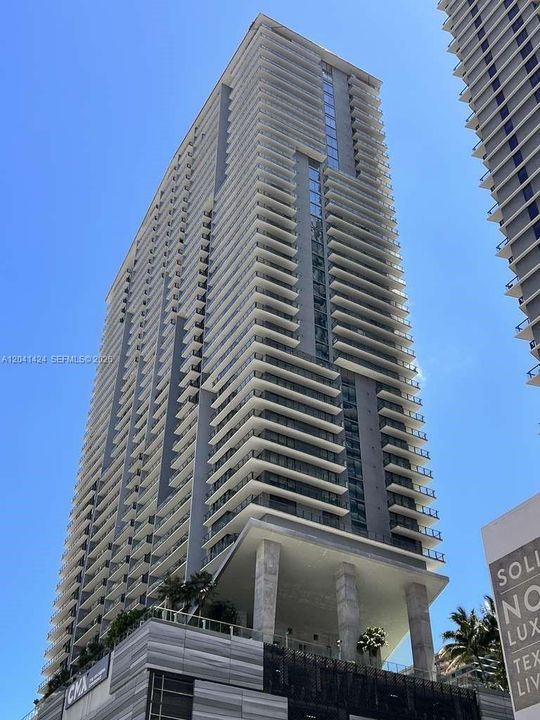 For Rent: $6,300 (2 beds, 2 baths, 1249 Square Feet)
